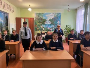 В Северной Осетии полицейские и общественники рассказали школьникам о действиях дистанционных мошенников